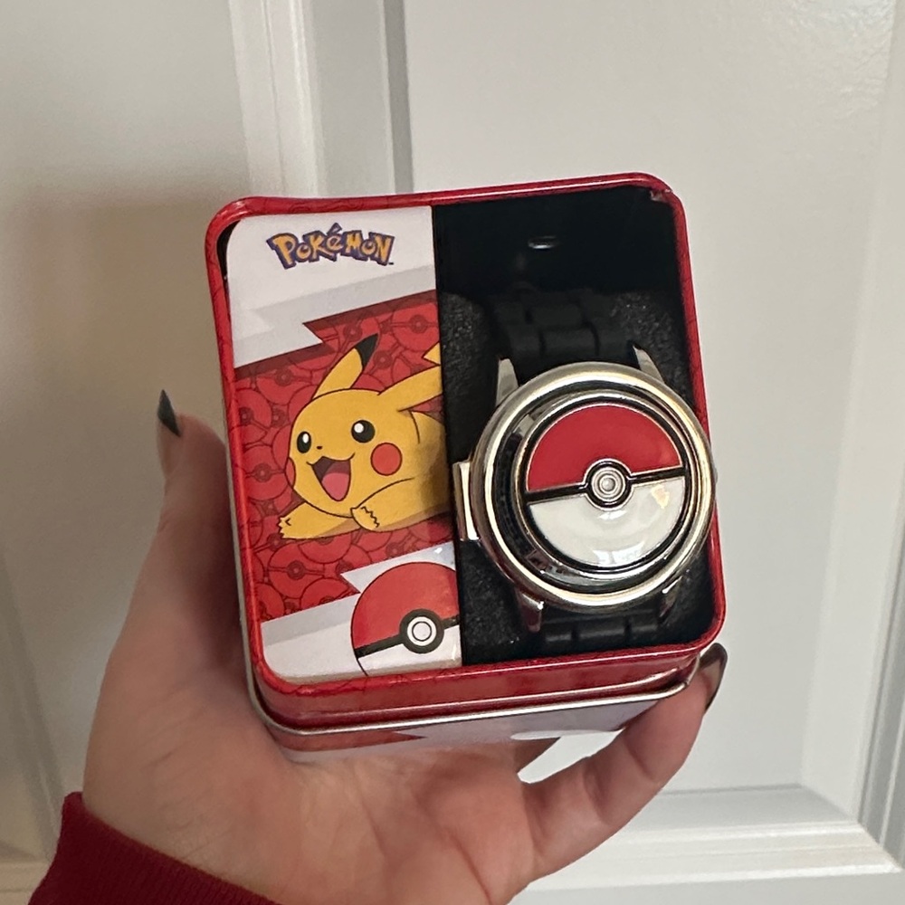 Pokemon Pikachu Watch in Collector Tin Pokeball Accutime NIB Gift Kids
